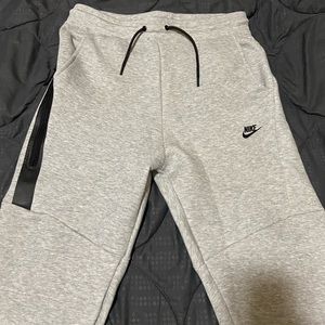 Nike tech fleece pants